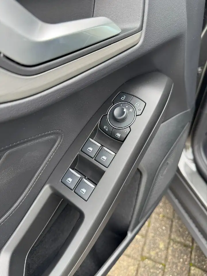 Ford Focus 12