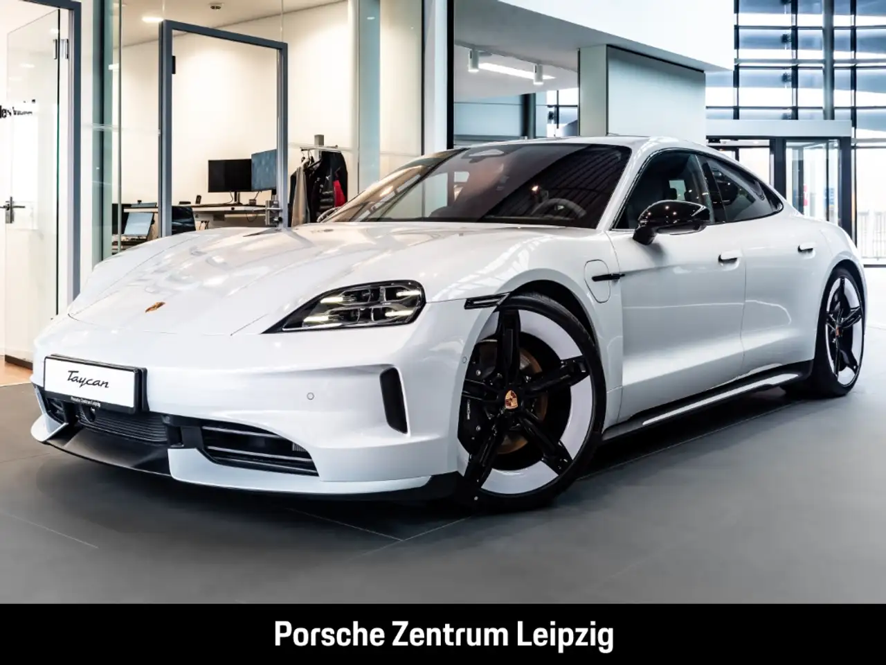 Porsche Taycan 4