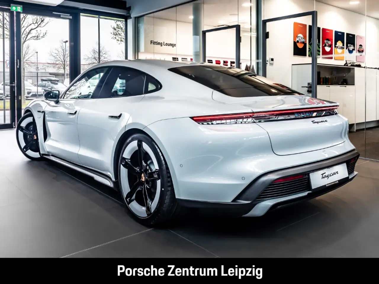 Porsche Taycan 4 3