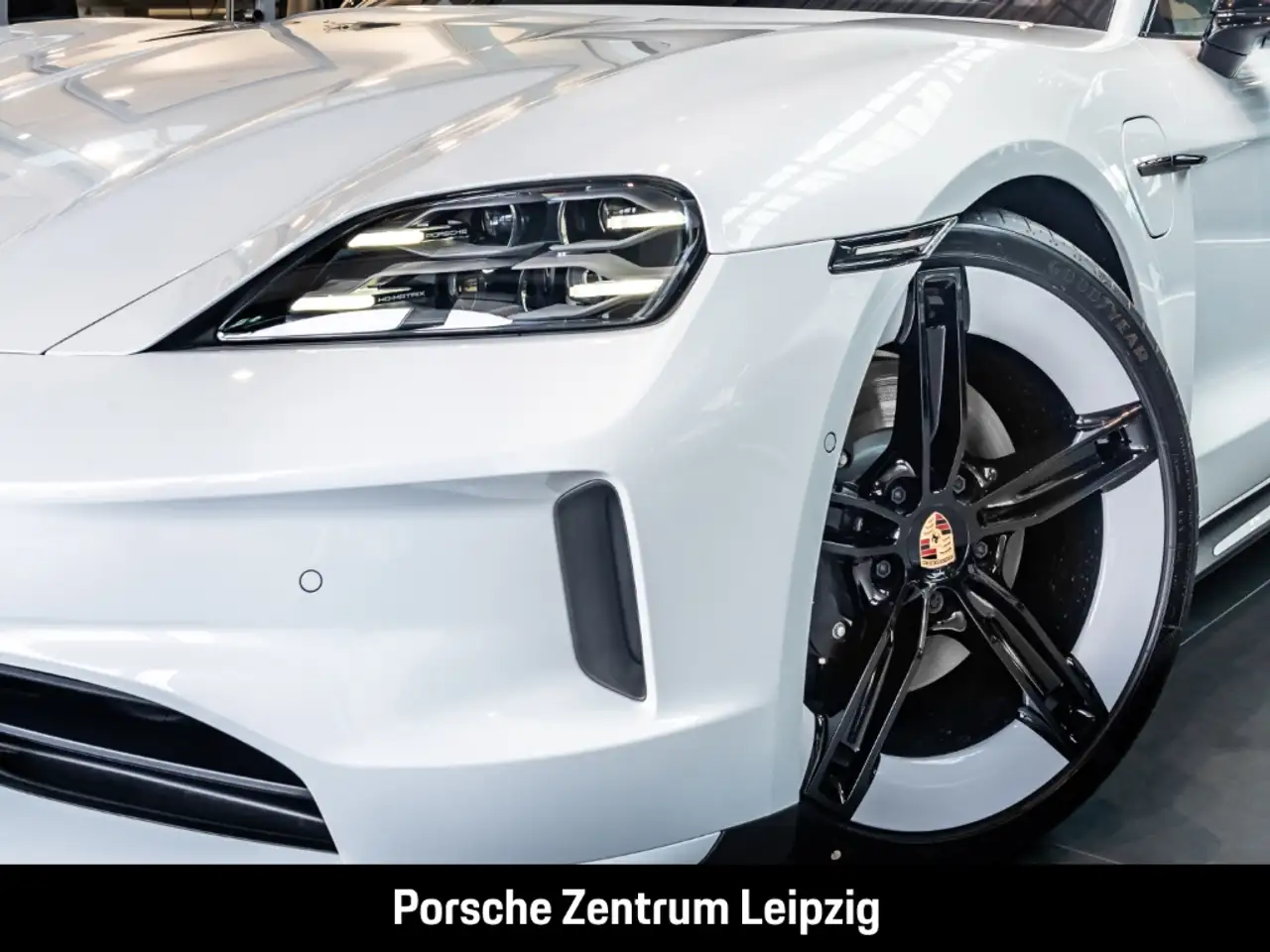 Porsche Taycan 4 8