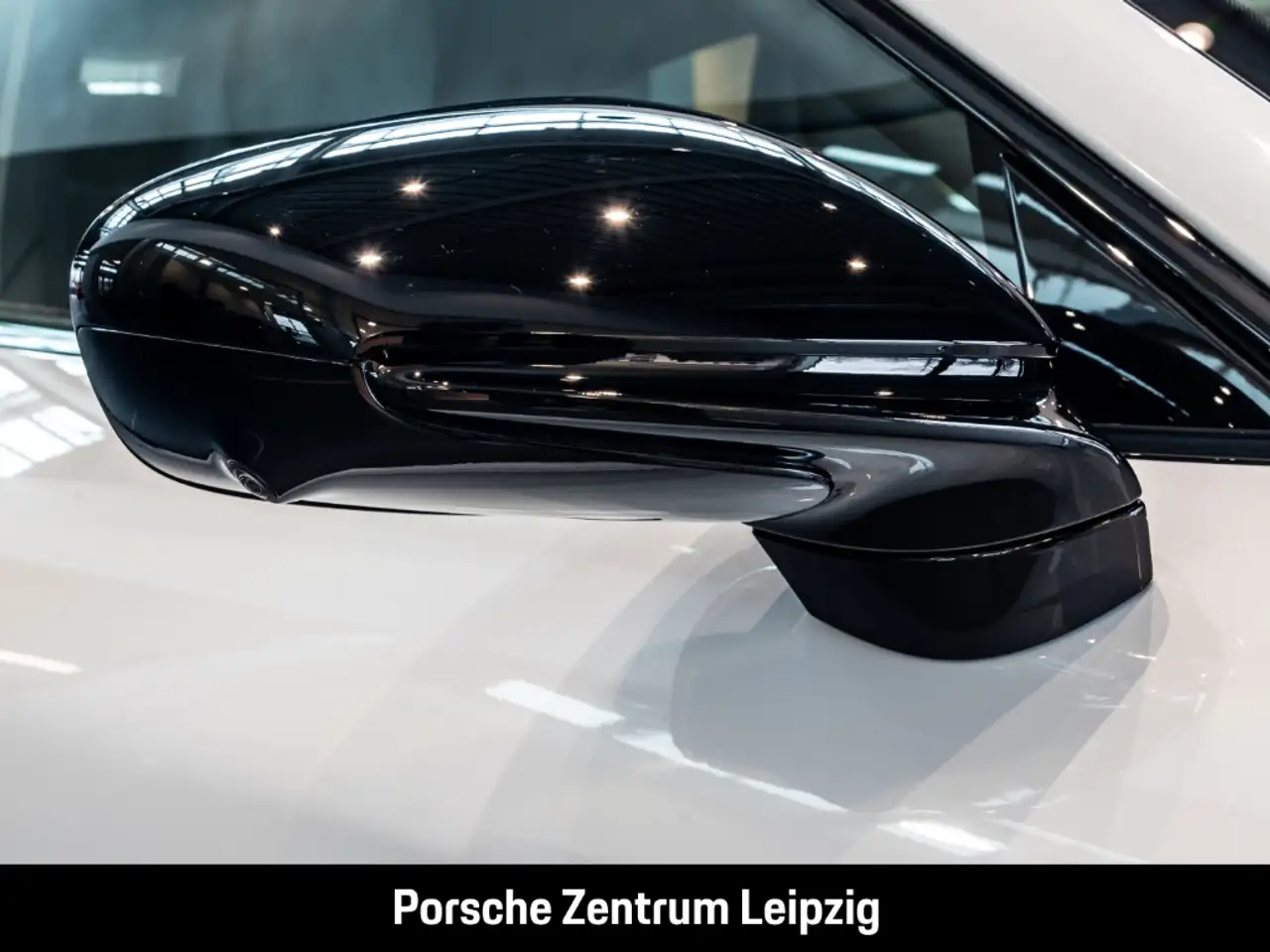 Porsche Taycan 4 11