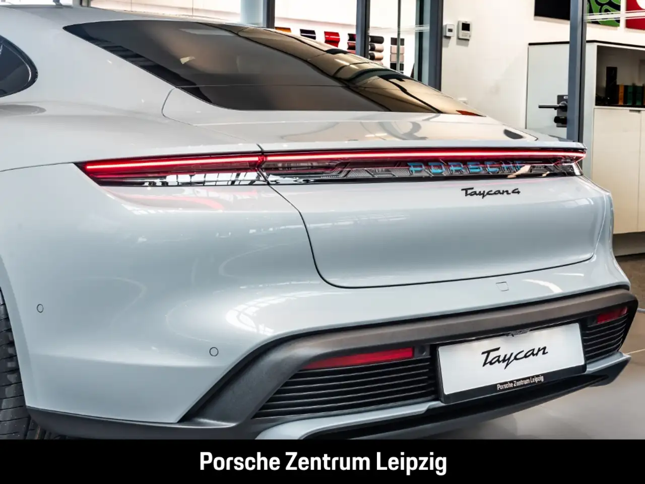 Porsche Taycan 4 13
