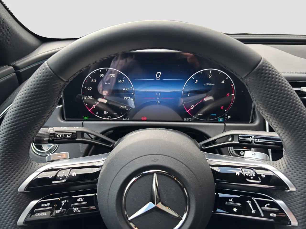 Mercedes-Benz E 220 11