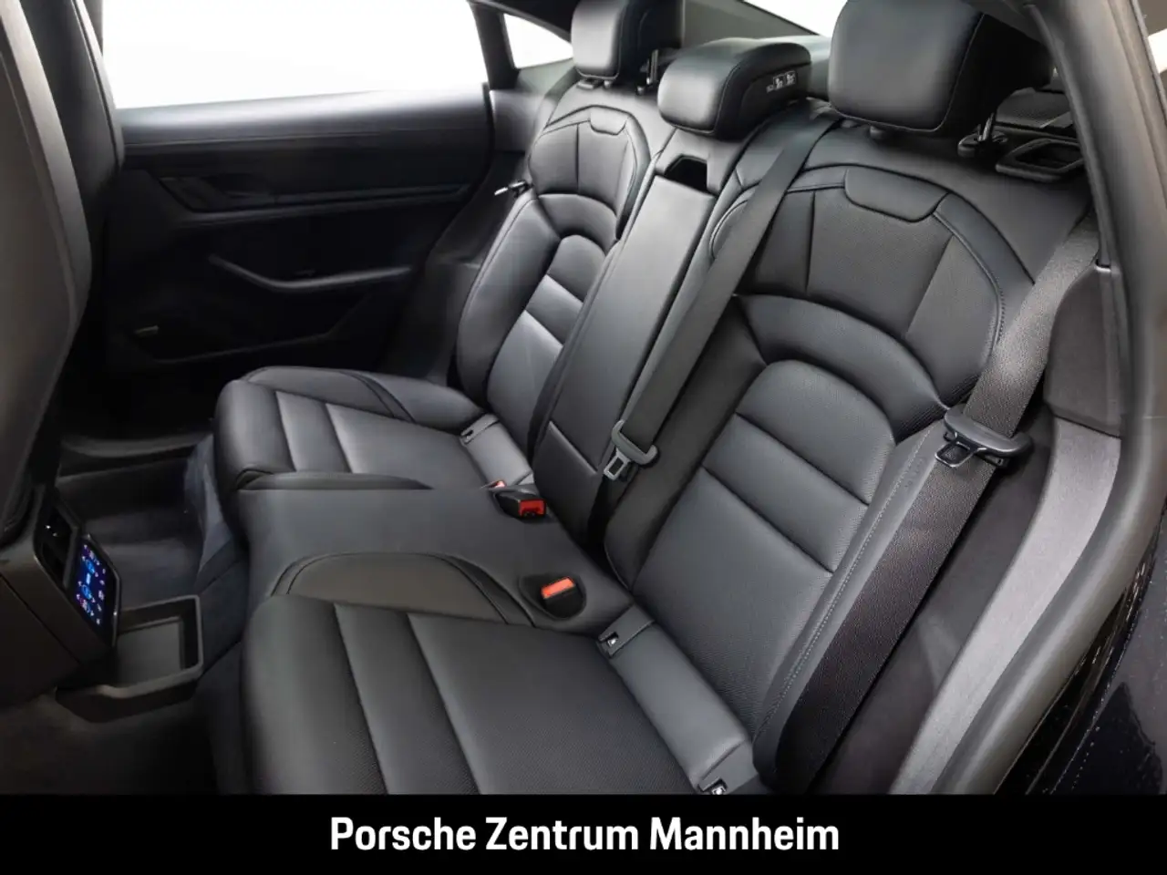 Porsche Taycan 14