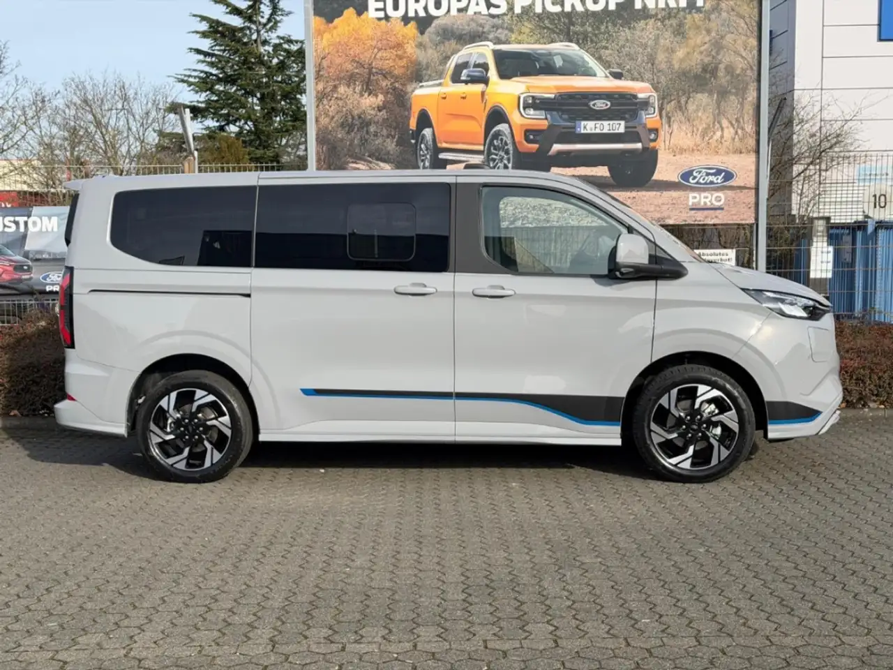 Ford Tourneo 4