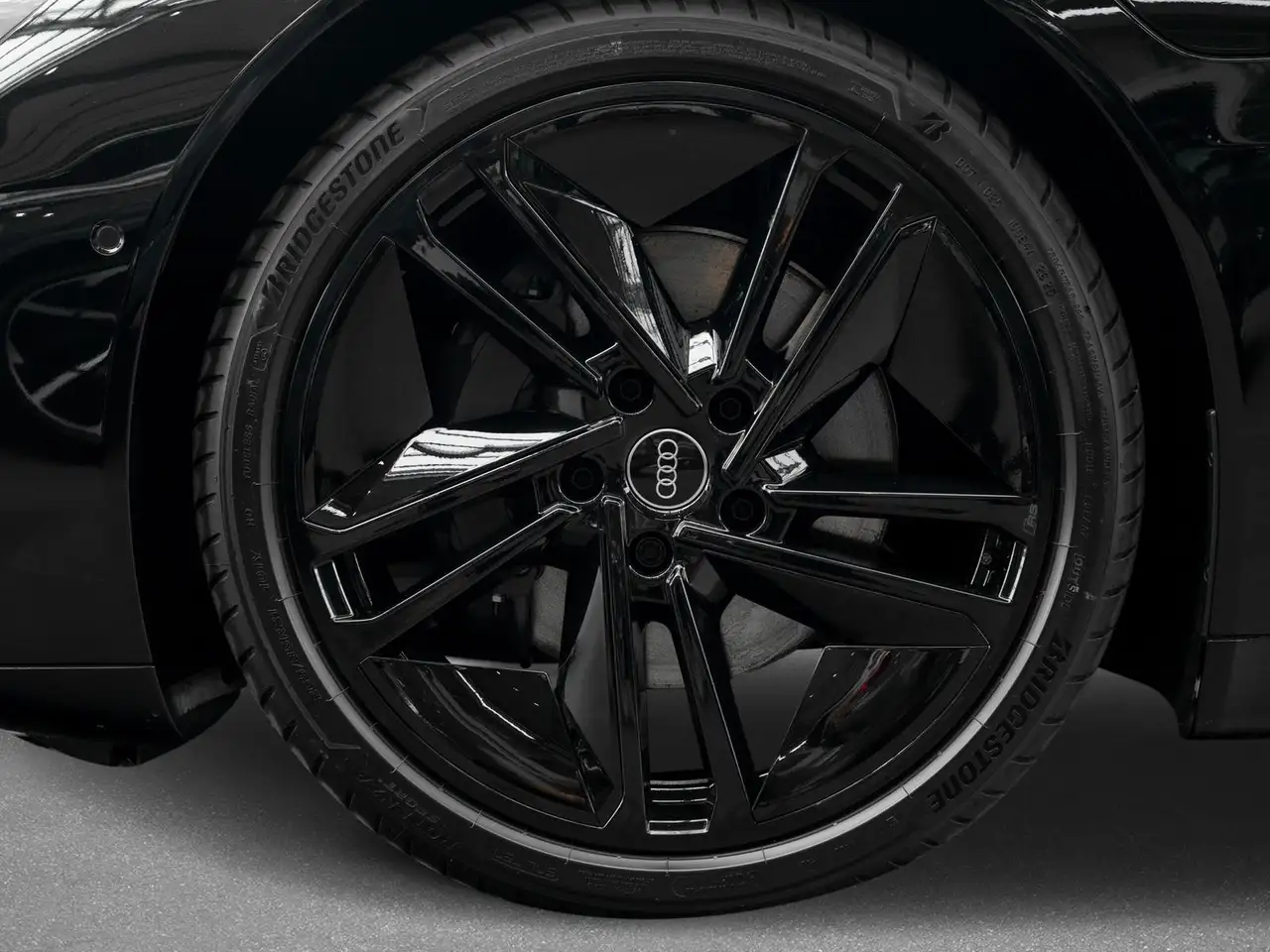 Audi e-tron 10