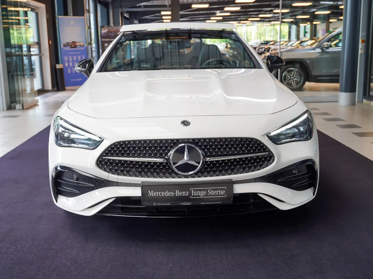 Mercedes-Benz CLE 180 8