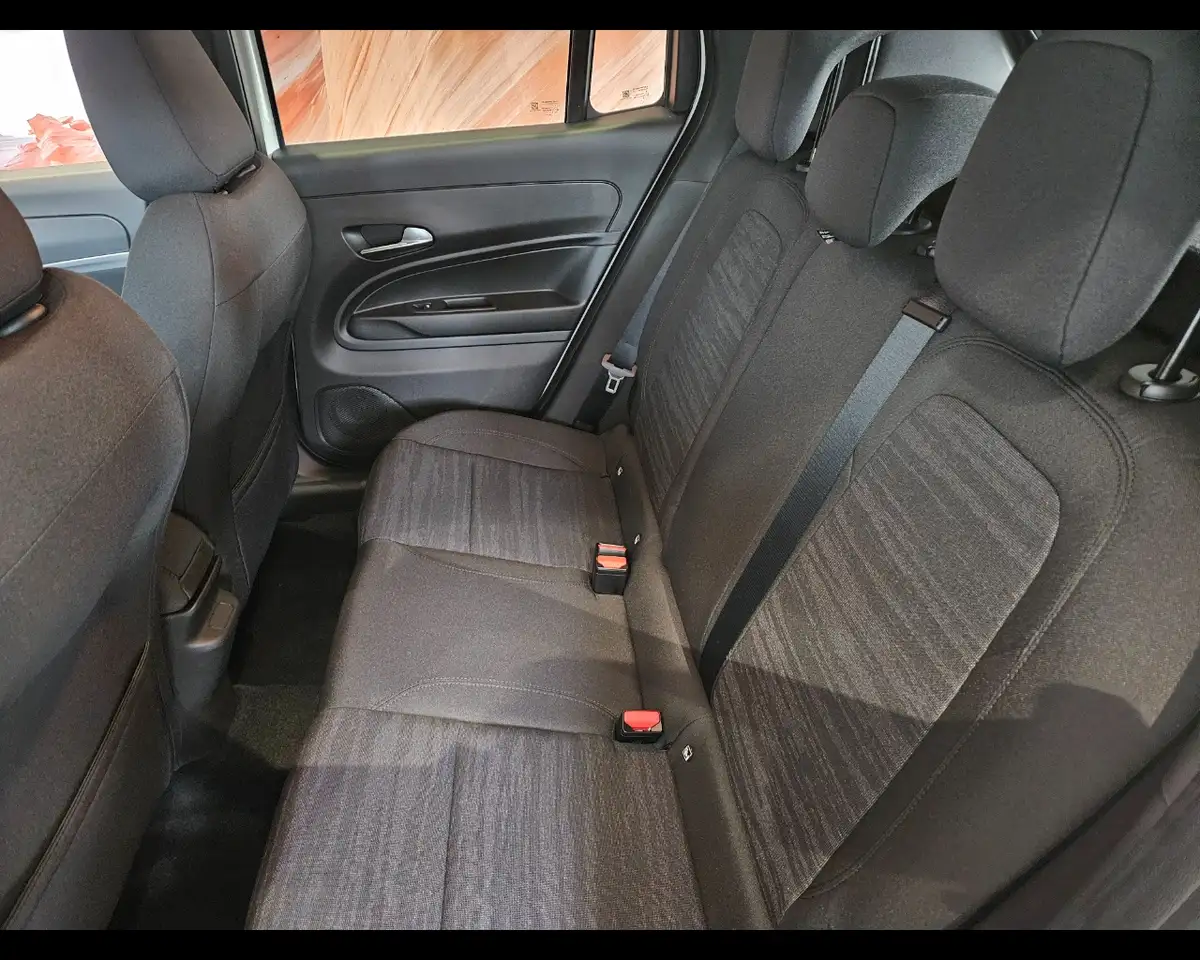 Jeep Avenger 9