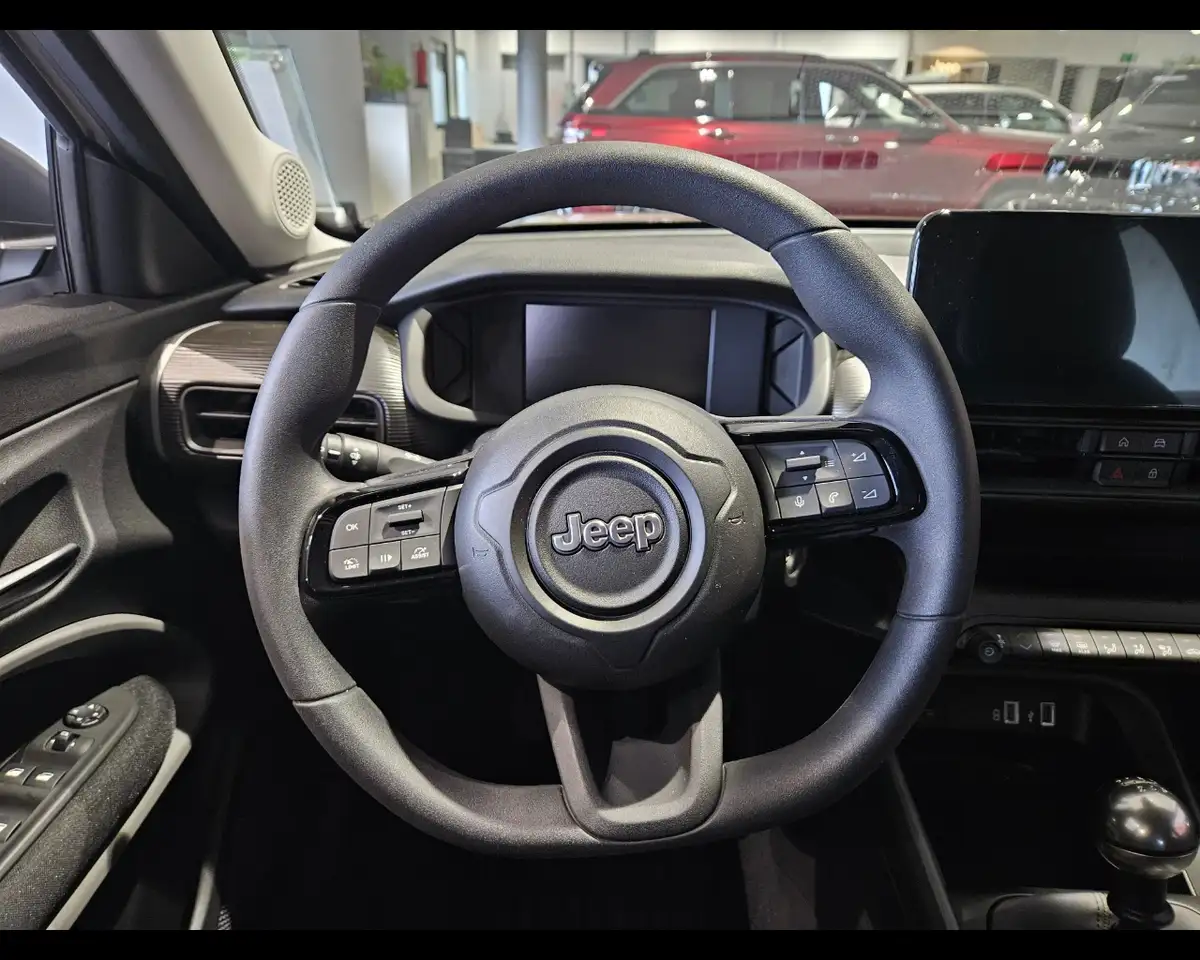 Jeep Avenger 11
