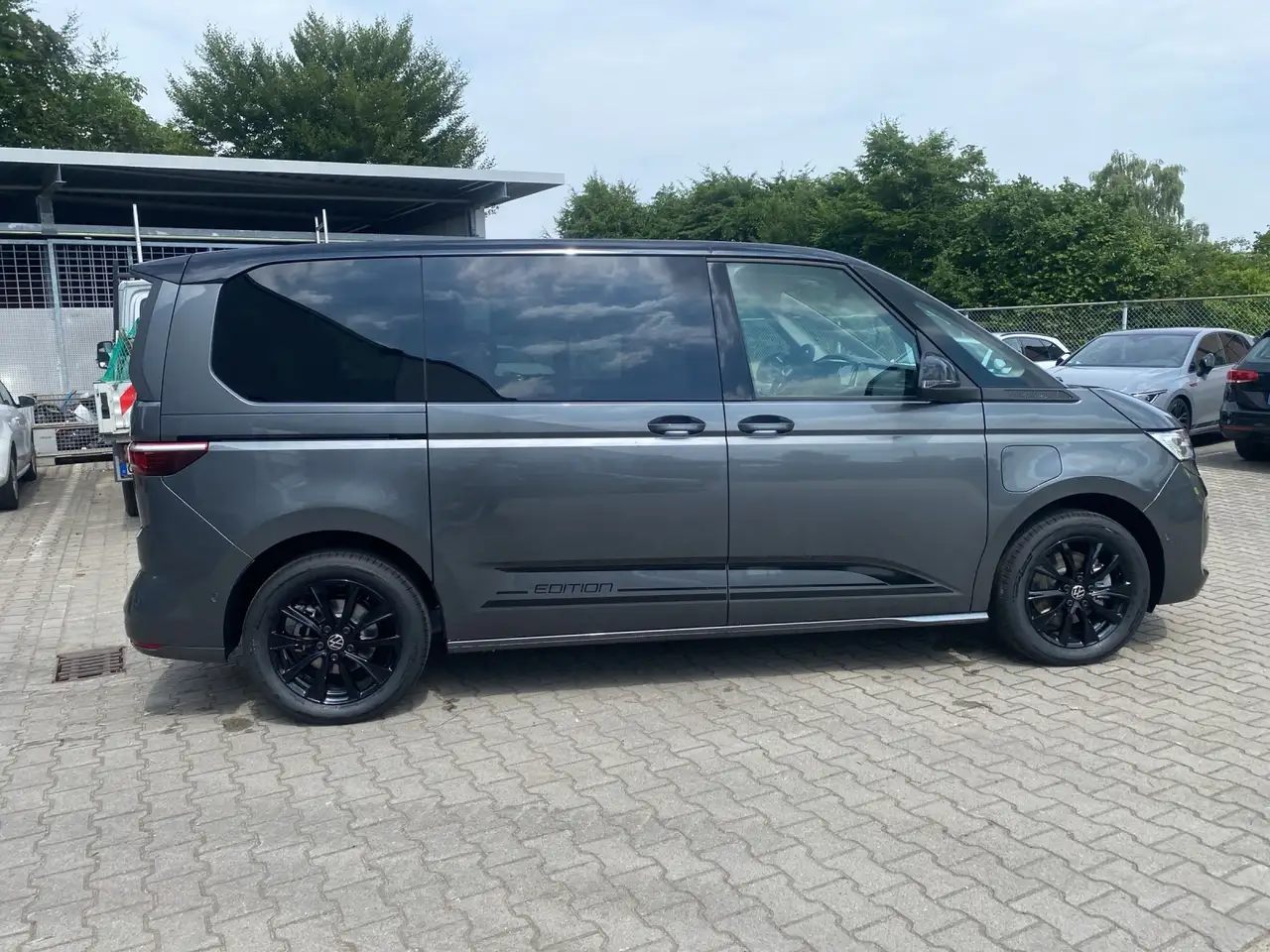 Volkswagen T7 Multivan 15