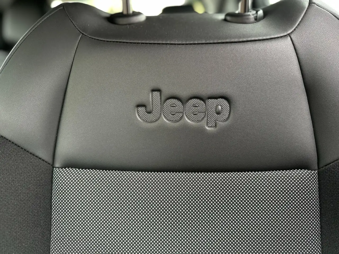 Jeep Avenger 12