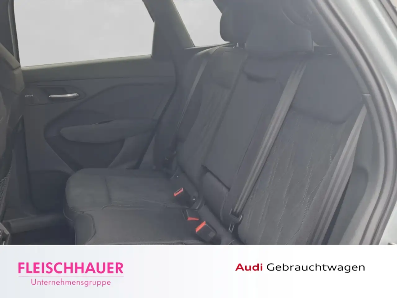 Audi Q3 10