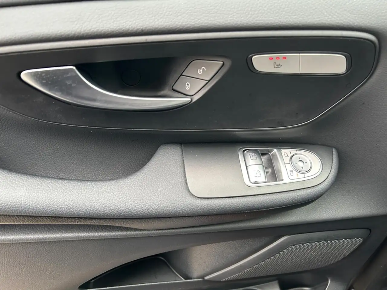 Mercedes-Benz V 220 10