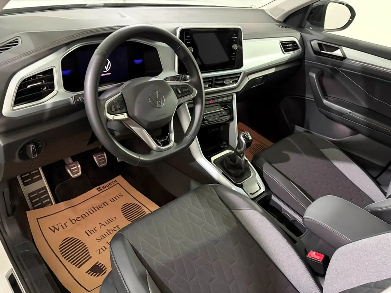 Volkswagen T-Roc 7