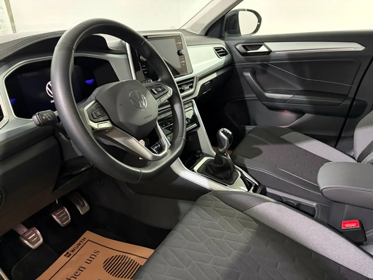 Volkswagen T-Roc 8