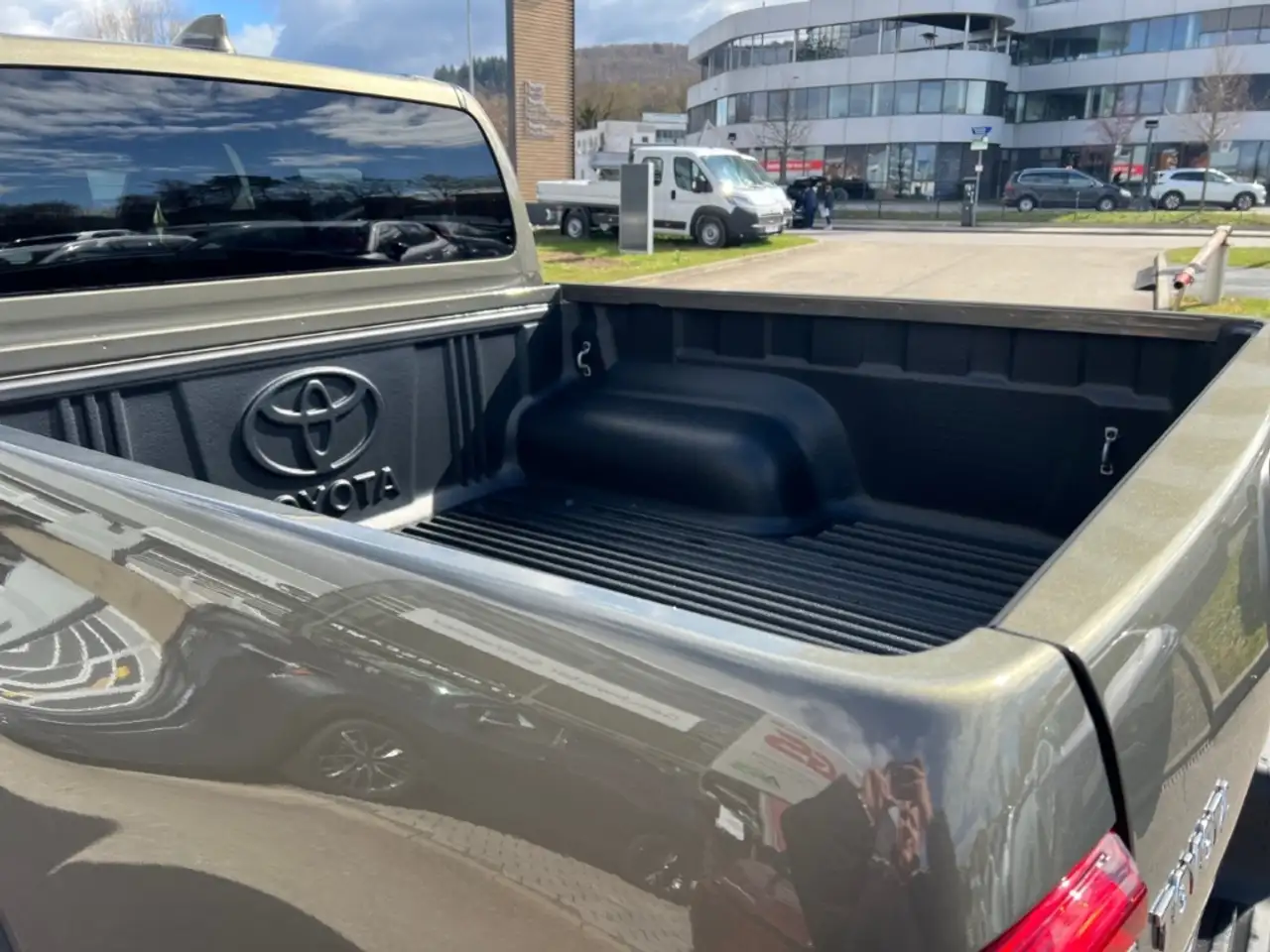 Toyota Hilux 9