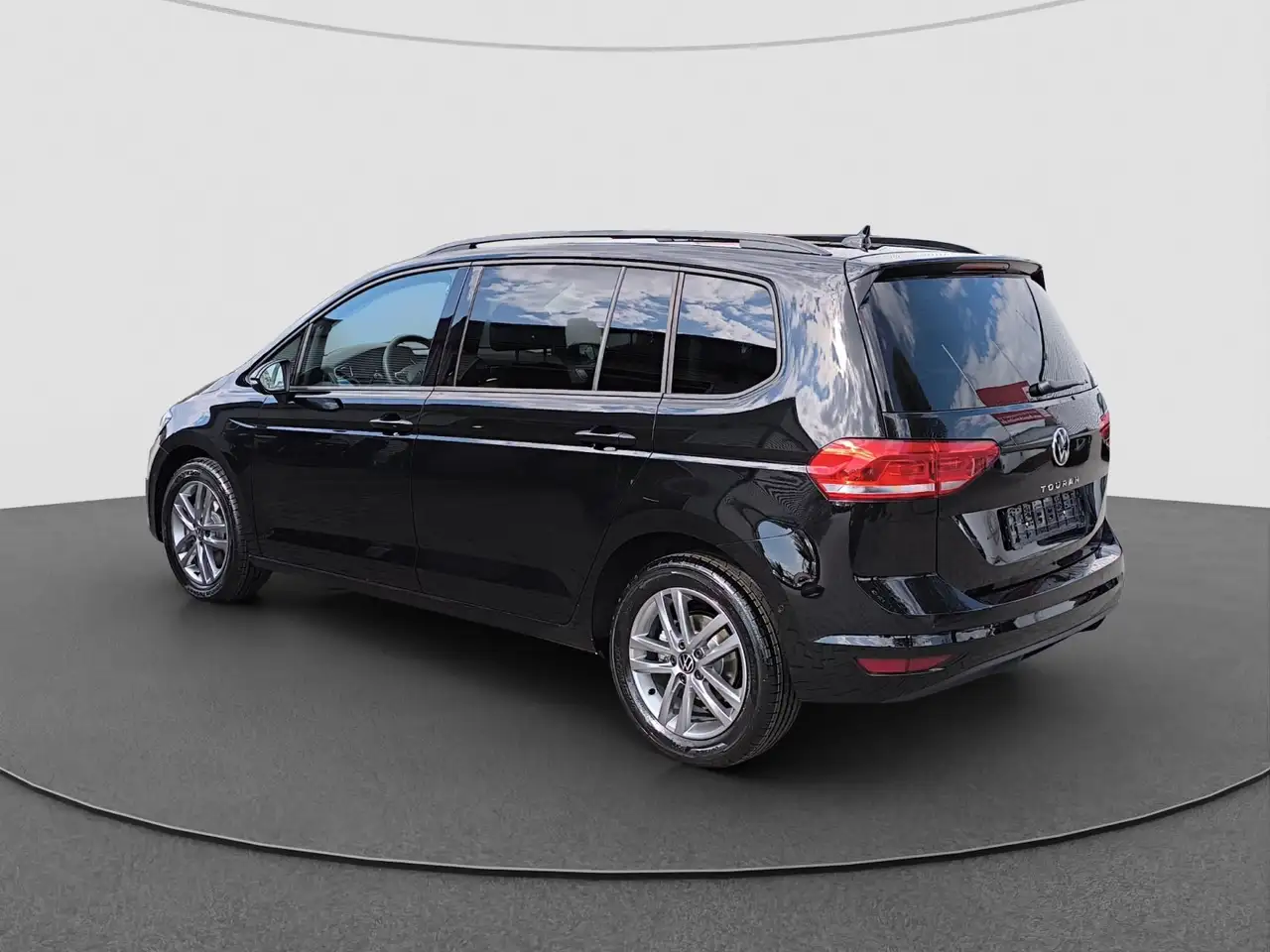 Volkswagen Touran 8