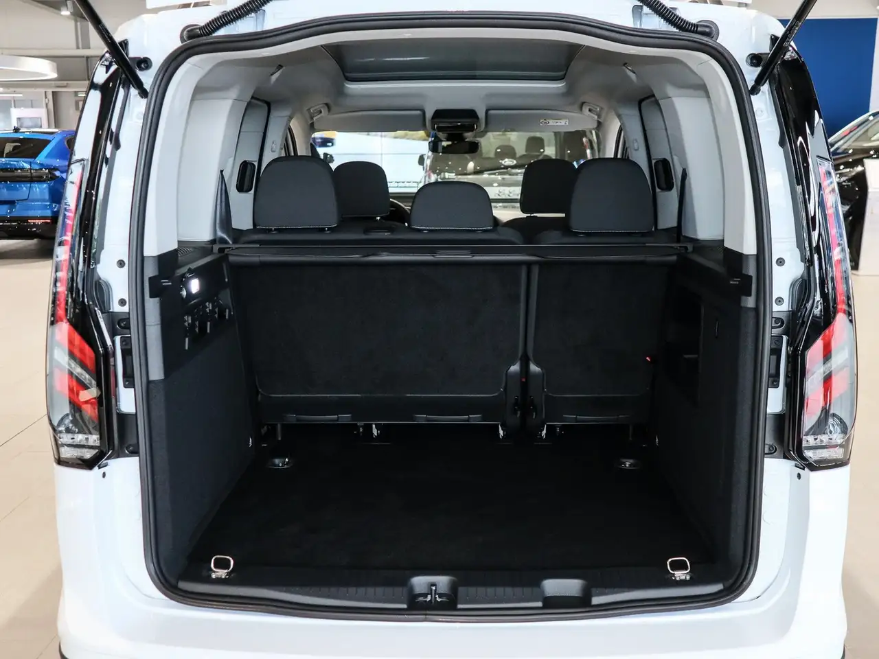 Ford Tourneo 11