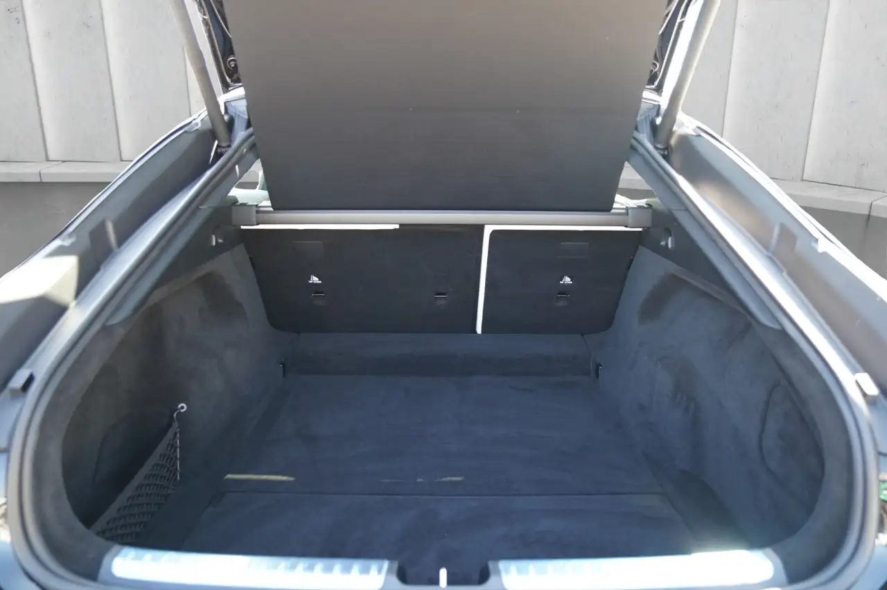 Mercedes-Benz EQS 11