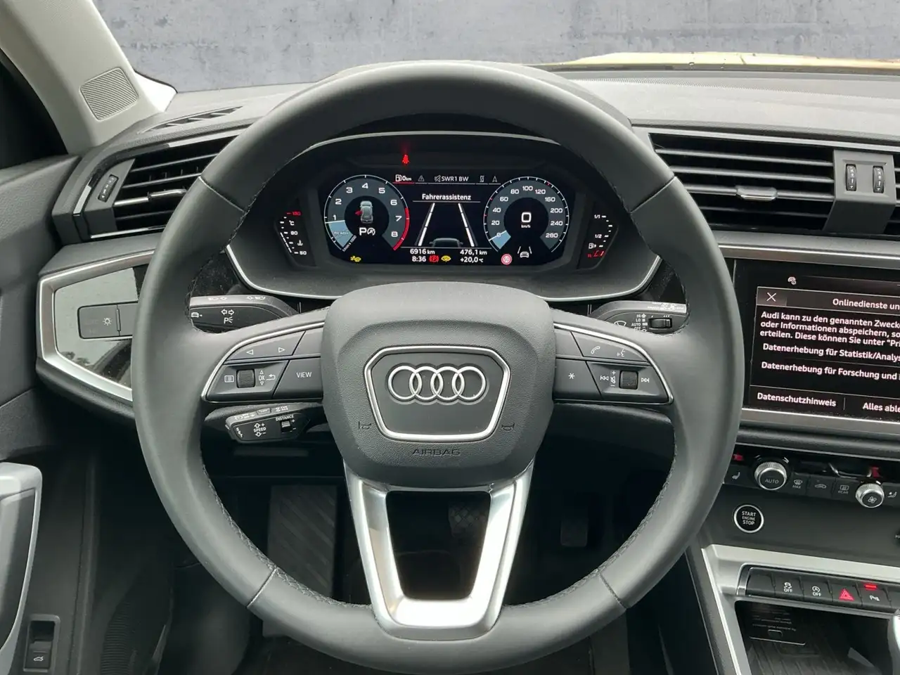 Audi Q3 10