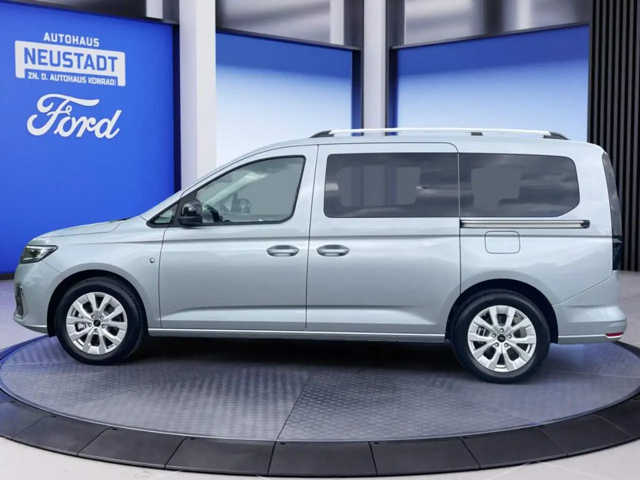 Ford Tourneo 4