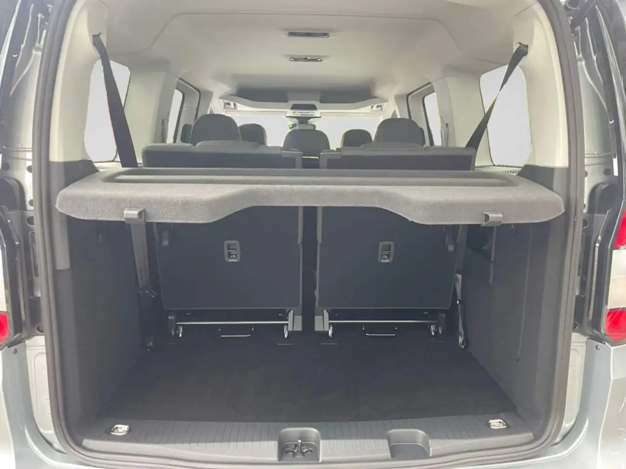 Ford Tourneo 9