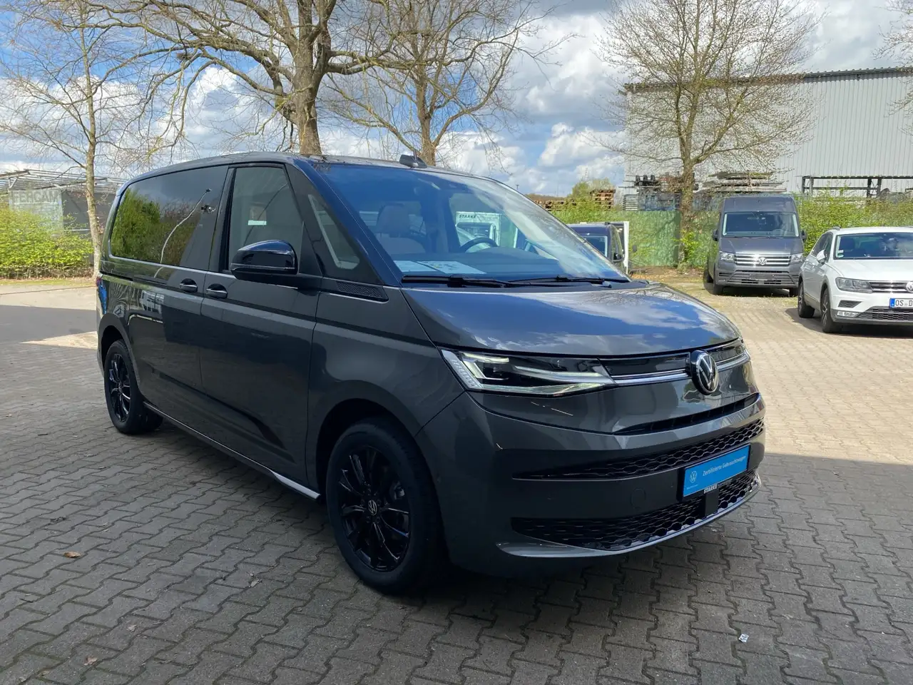 Volkswagen T7 Multivan 16
