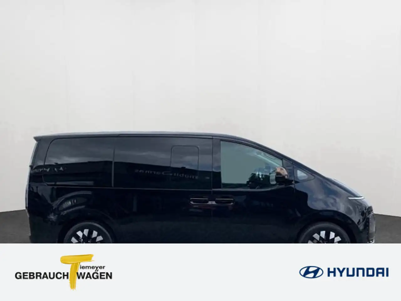 Hyundai STARIA 4