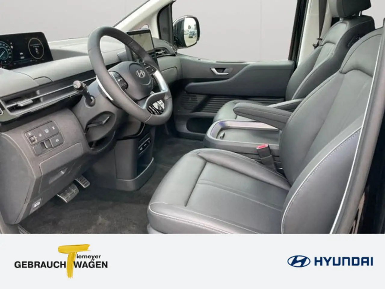 Hyundai STARIA 10