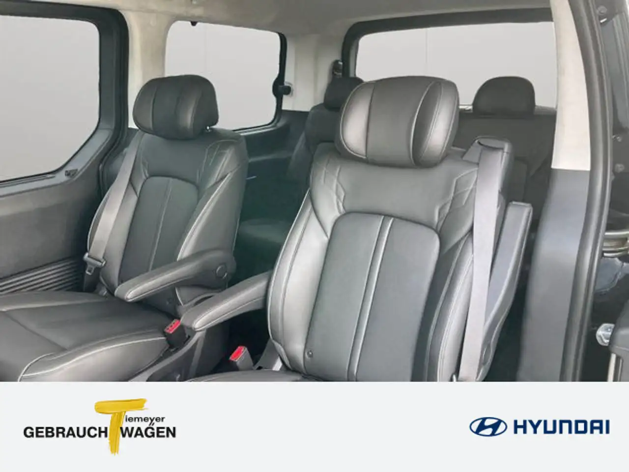 Hyundai STARIA 11