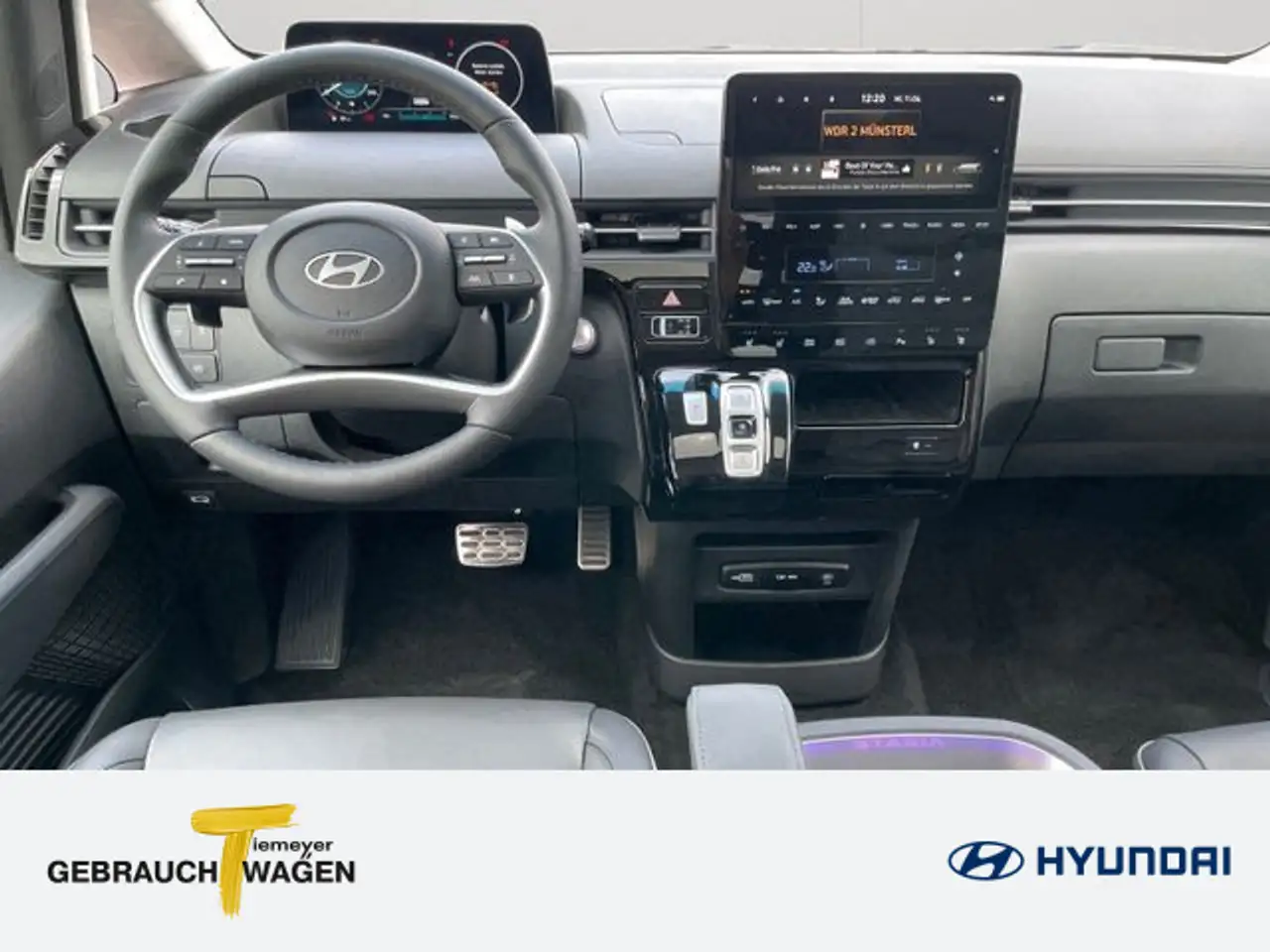Hyundai STARIA 12