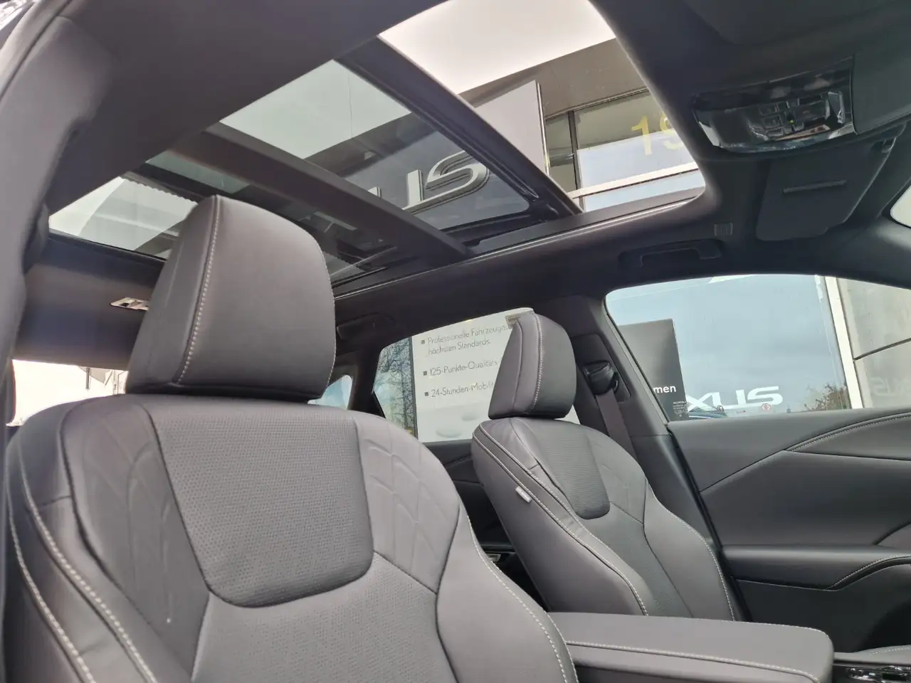 Lexus RX 350 12