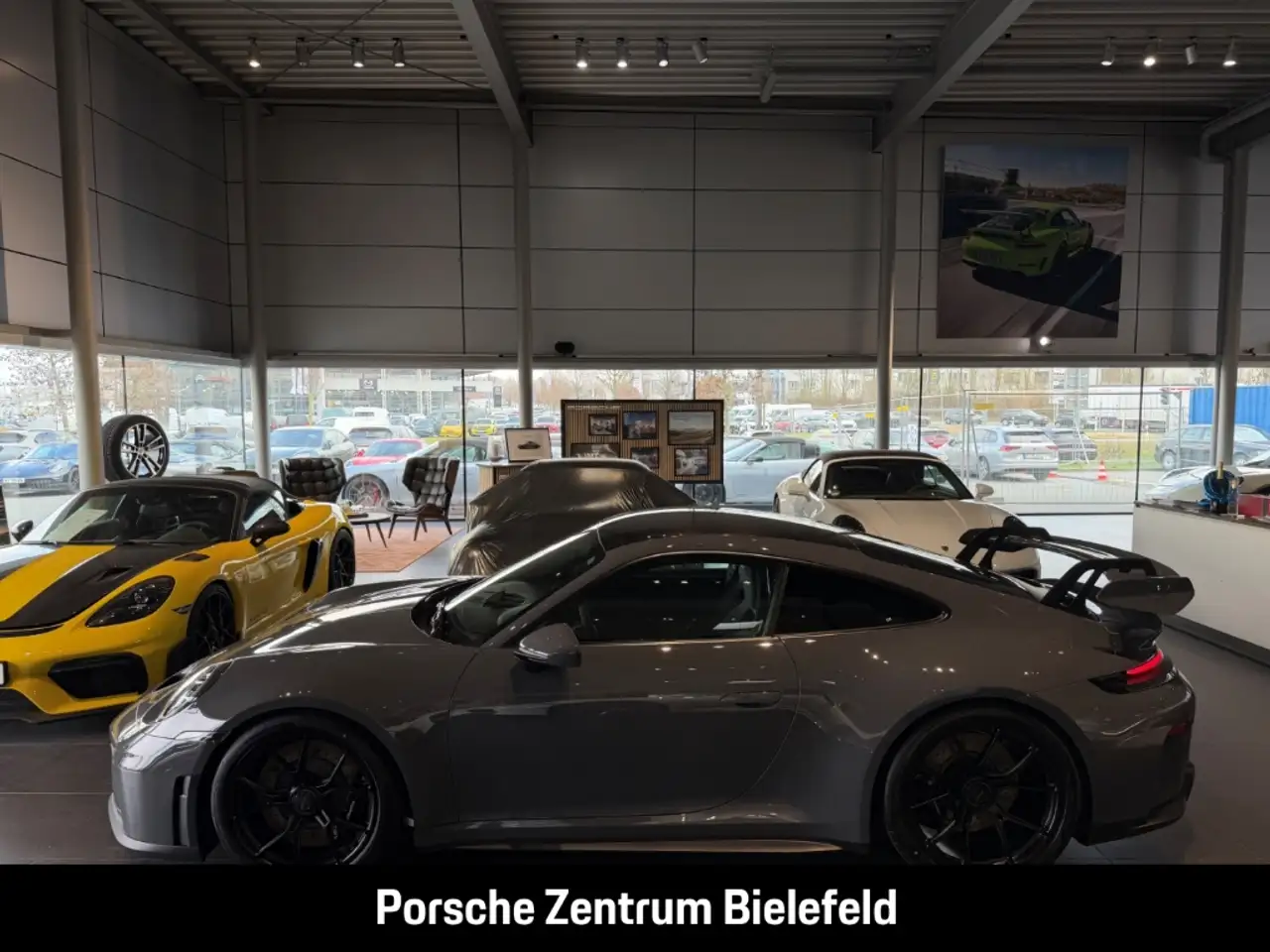 Porsche 992 911 4