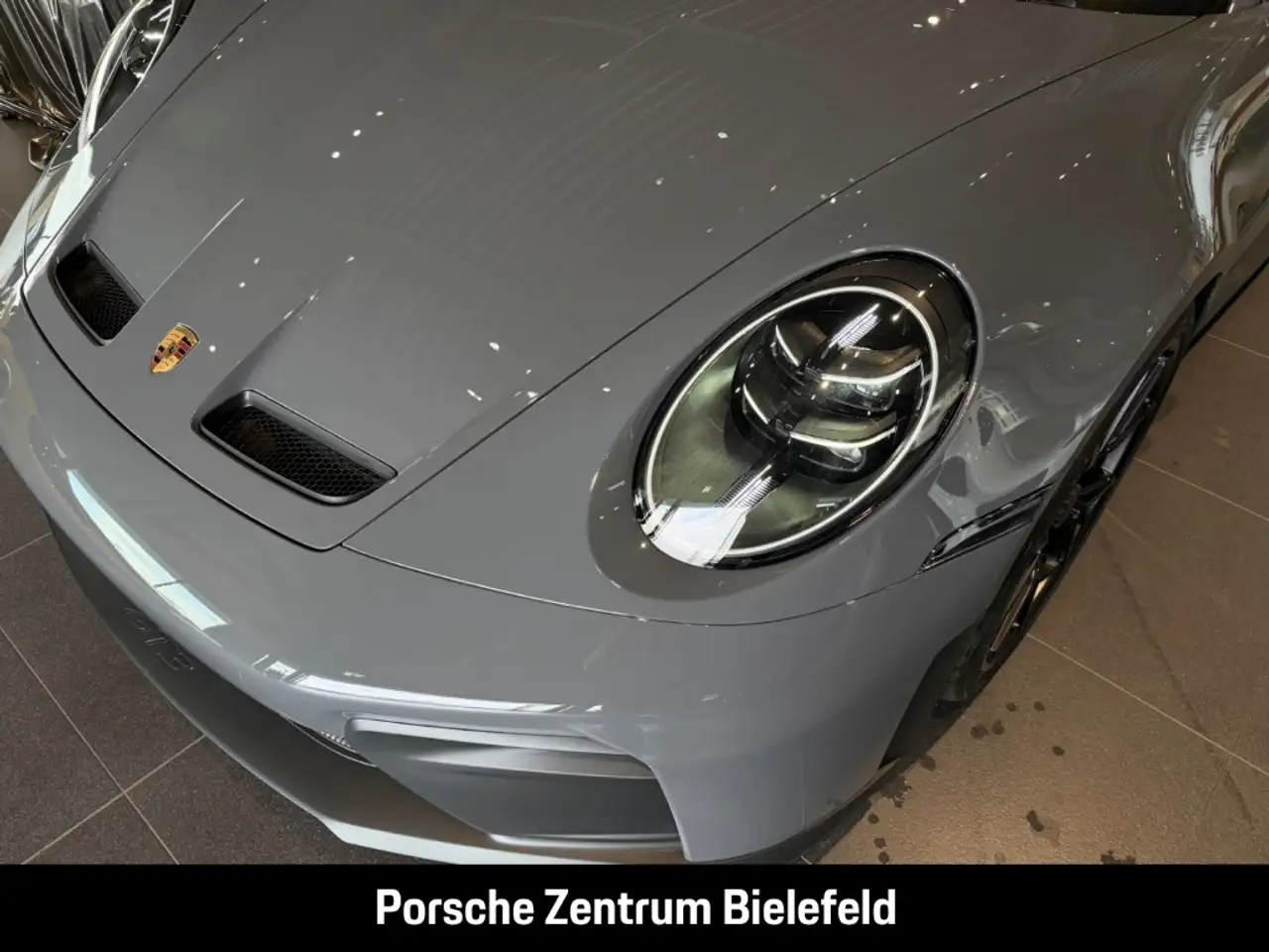 Porsche 992 911 8