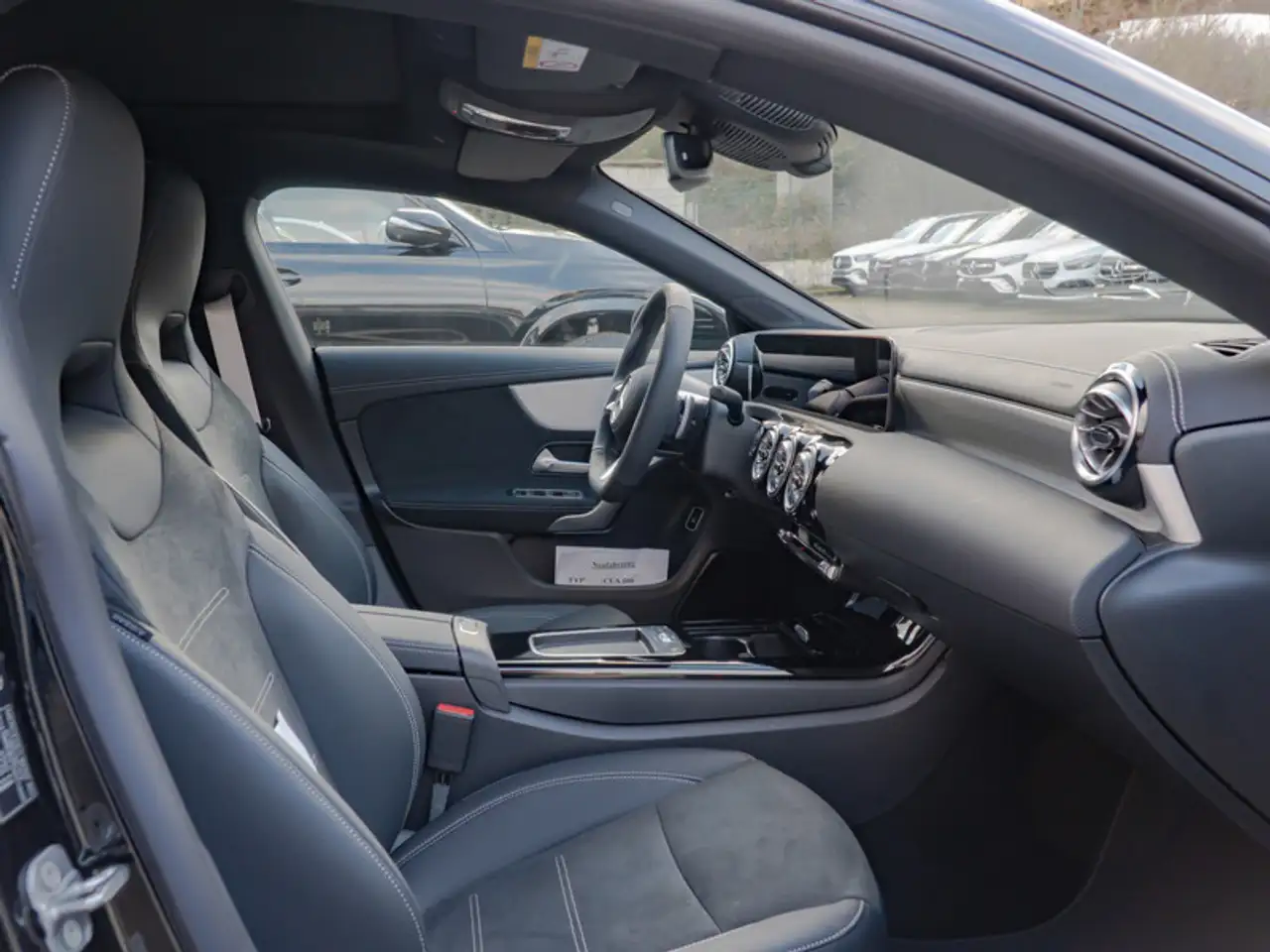 Mercedes-Benz CLA 200 8
