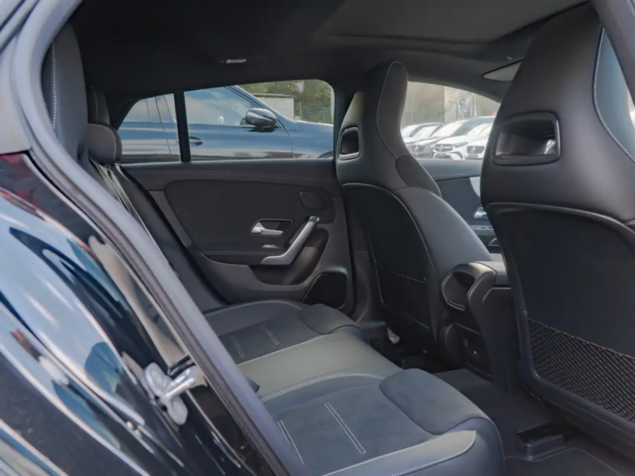 Mercedes-Benz CLA 200 9