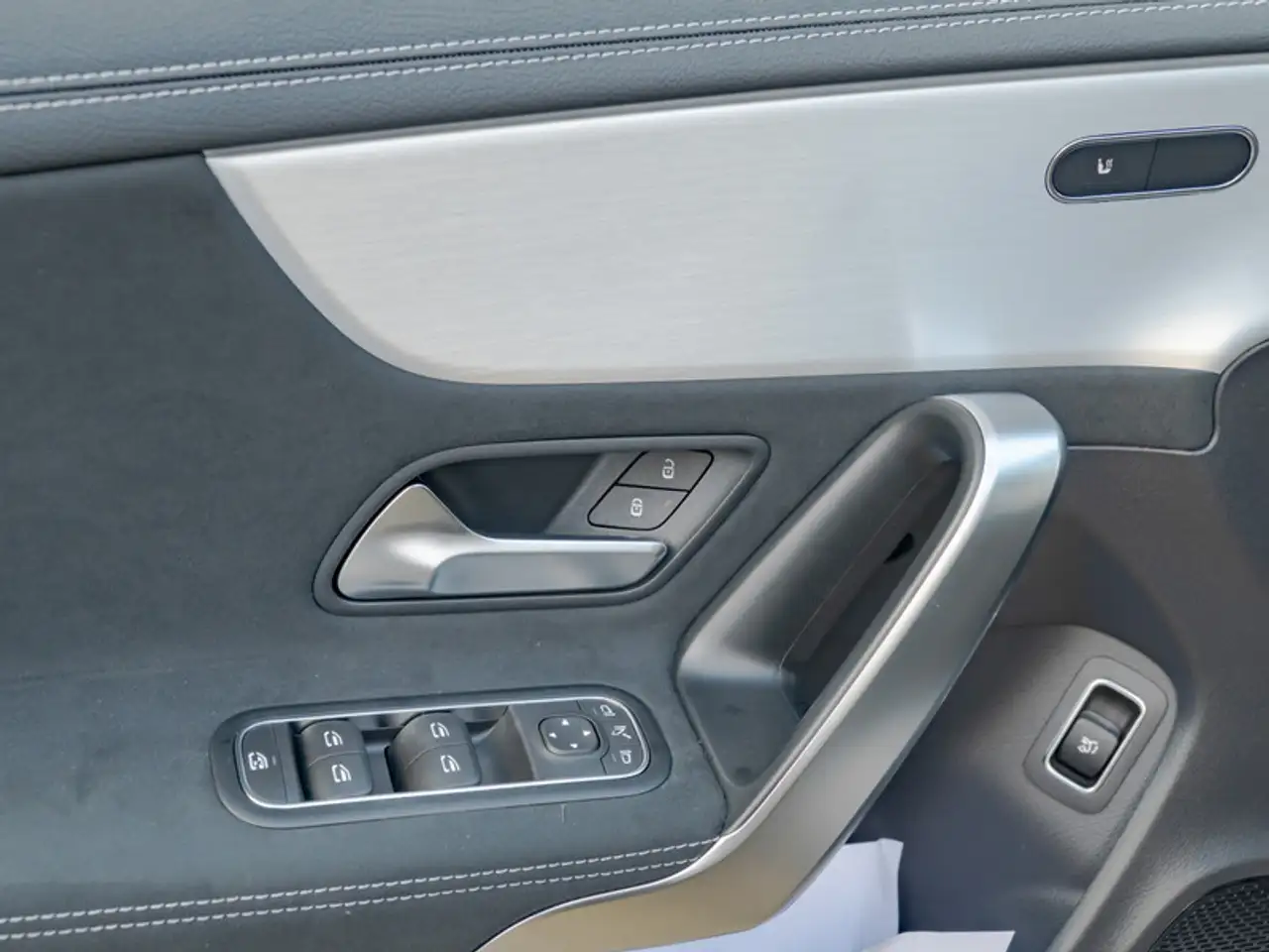 Mercedes-Benz CLA 200 10