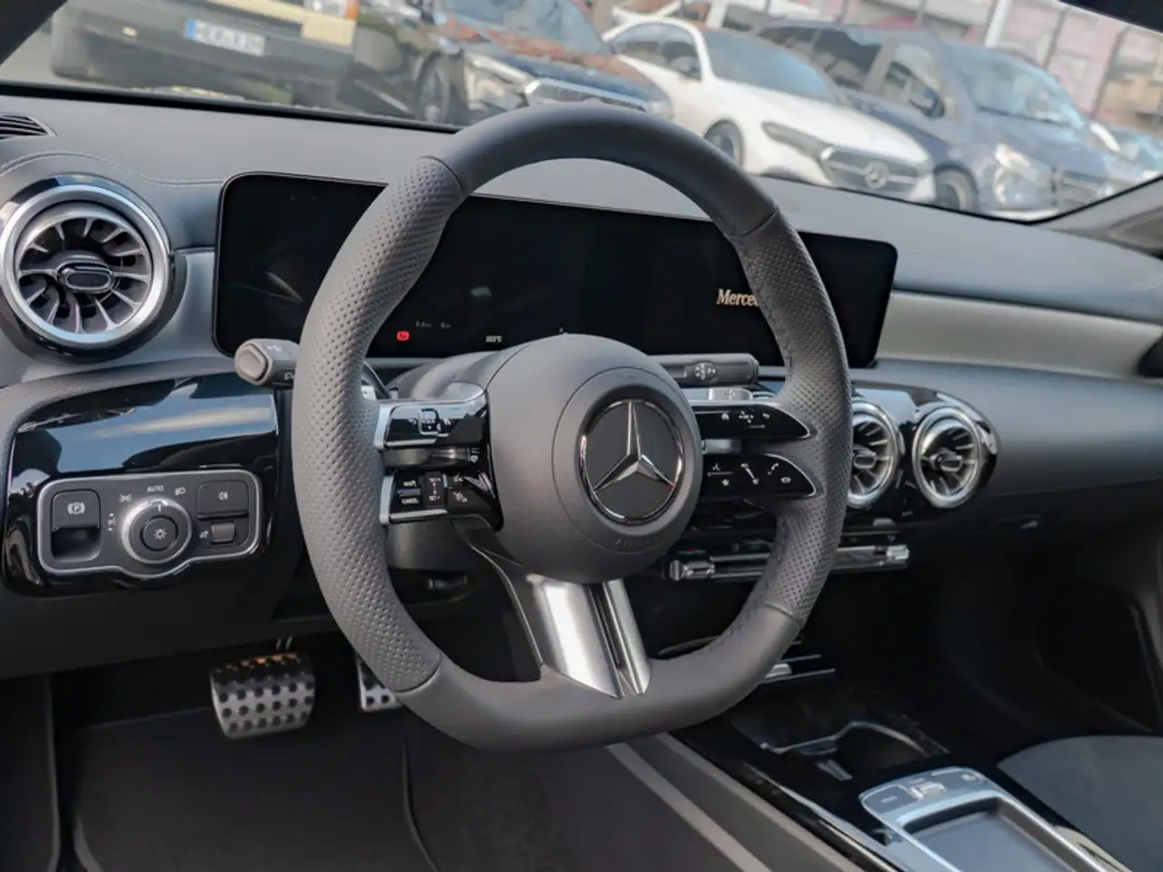 Mercedes-Benz CLA 200 11