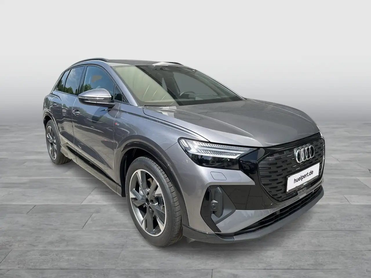 Audi Q4 8