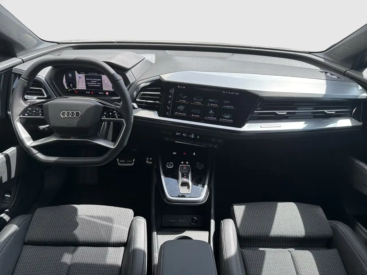 Audi Q4 10