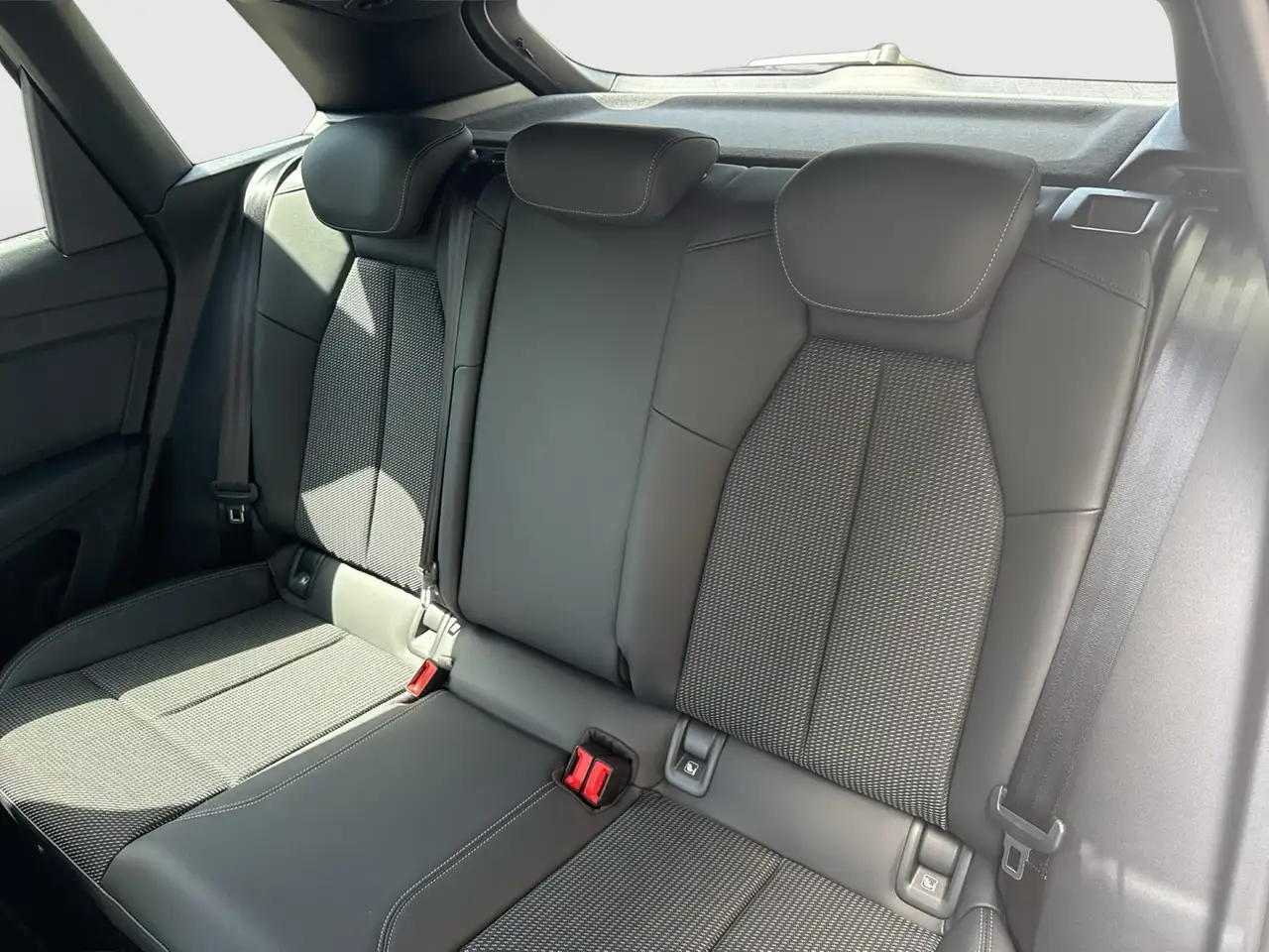 Audi Q4 12