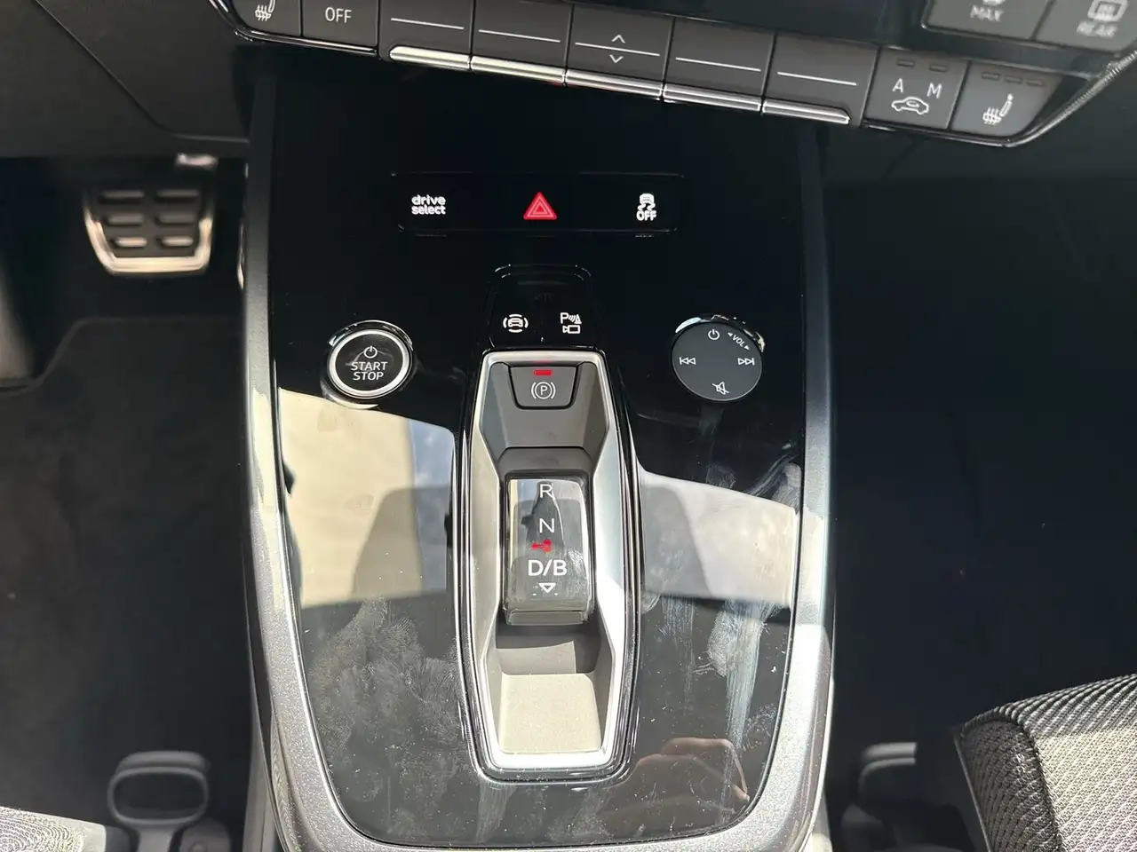 Audi Q4 14