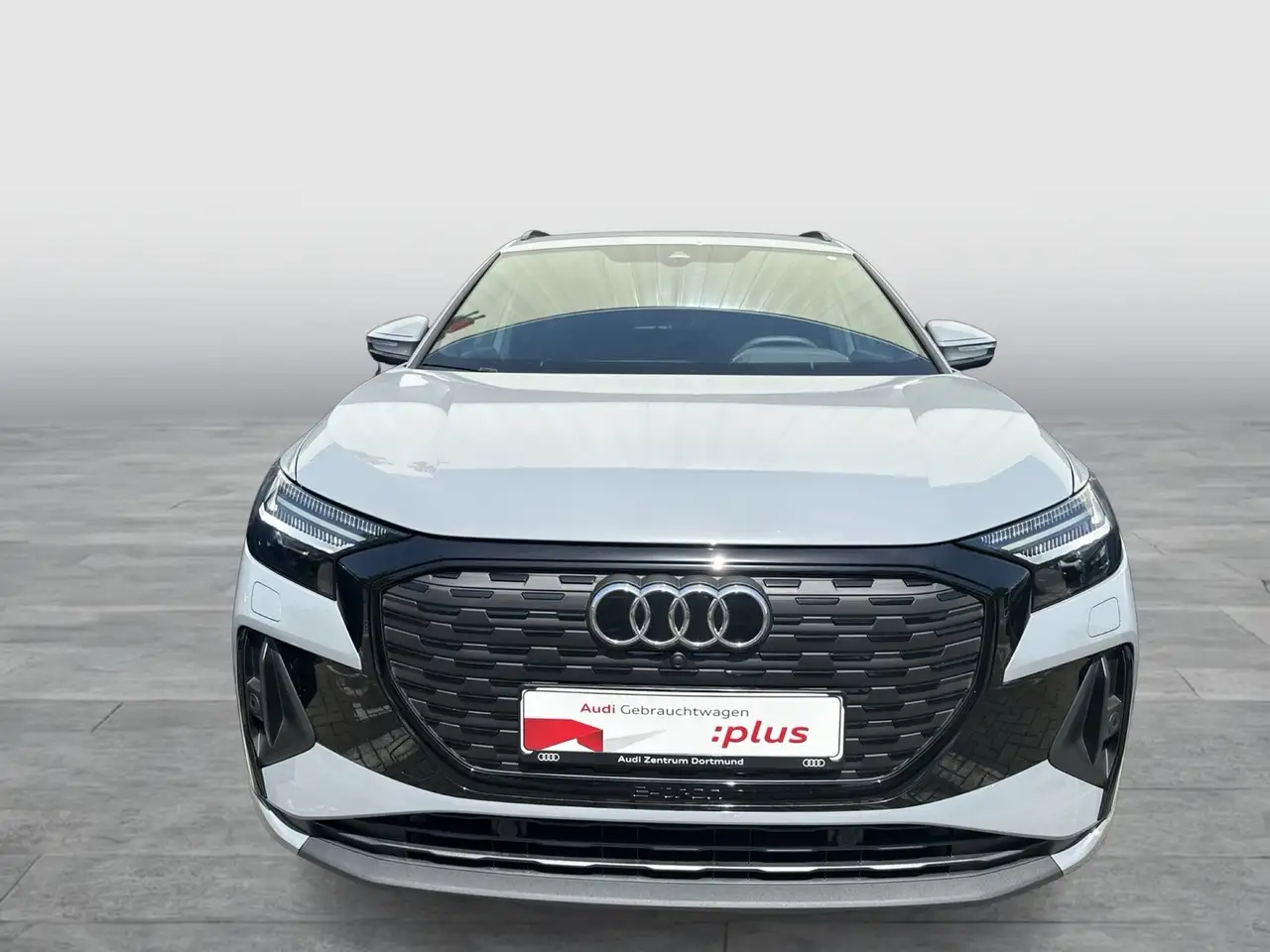 Audi Q4 5
