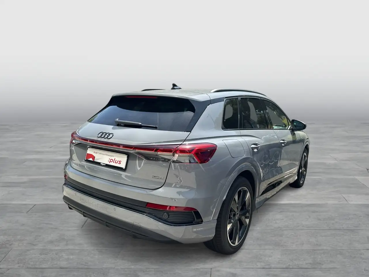 Audi Q4 8