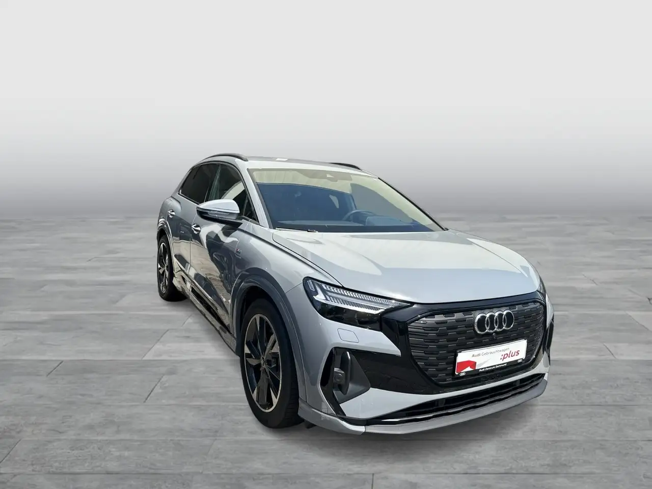 Audi Q4 9