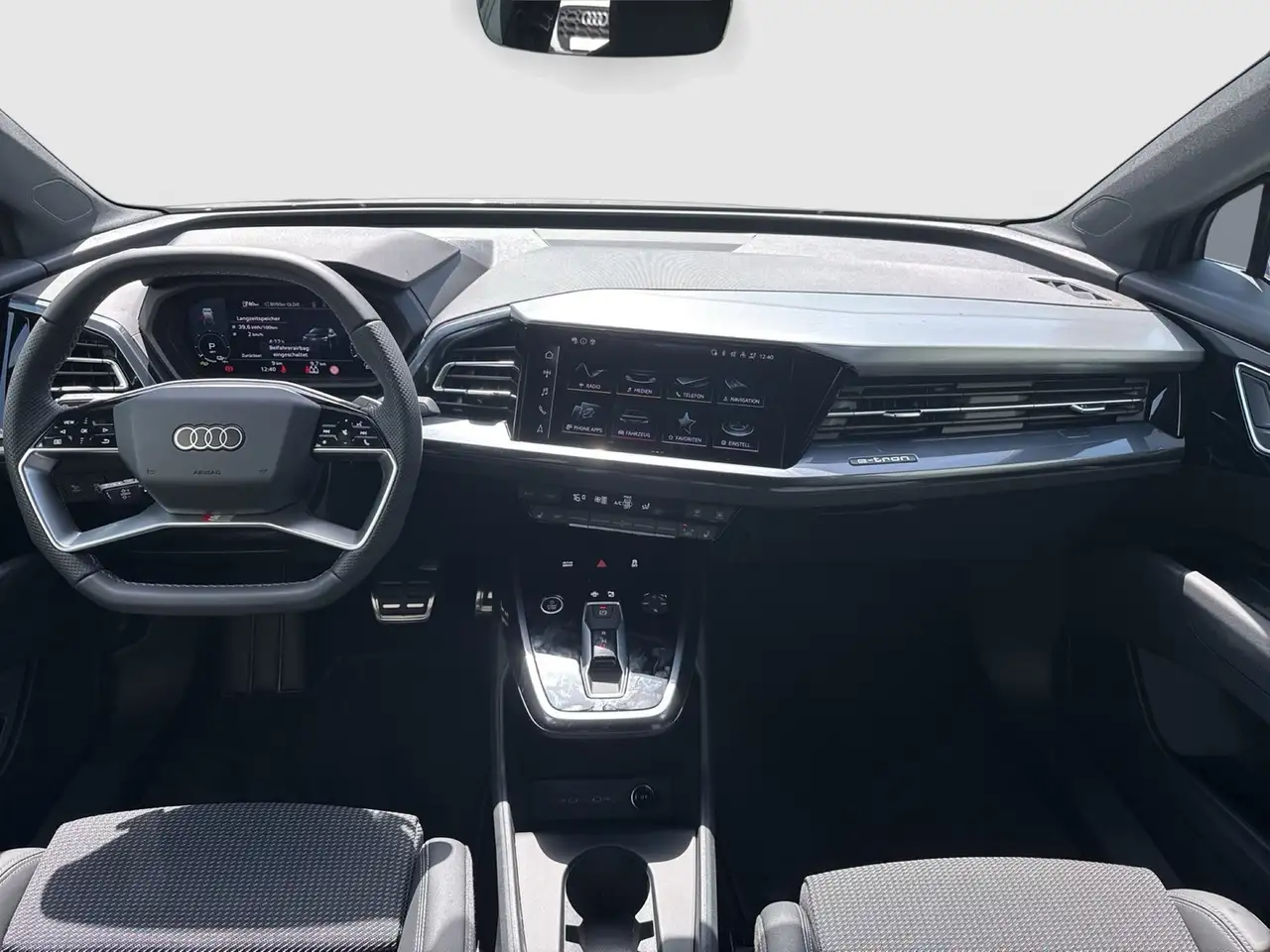 Audi Q4 10