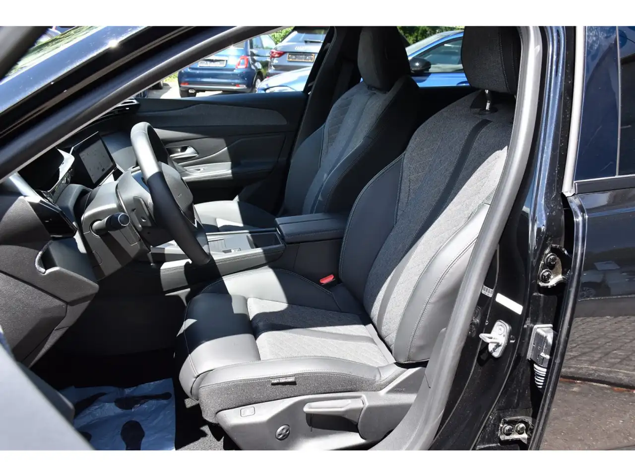 Peugeot 408 6