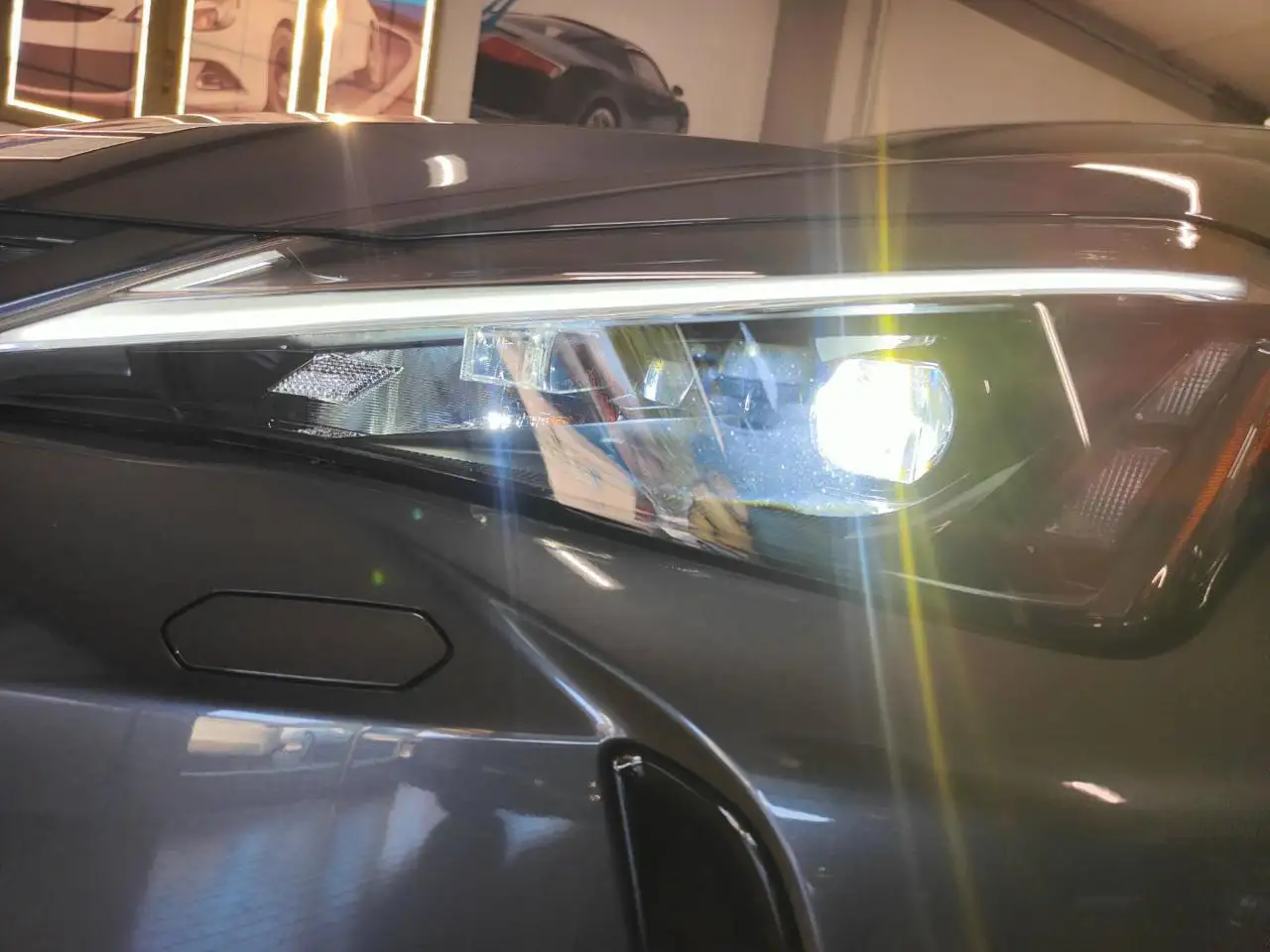 Lexus UX 9