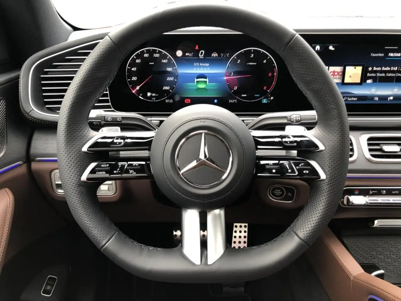 Mercedes-Benz GLS 350 11