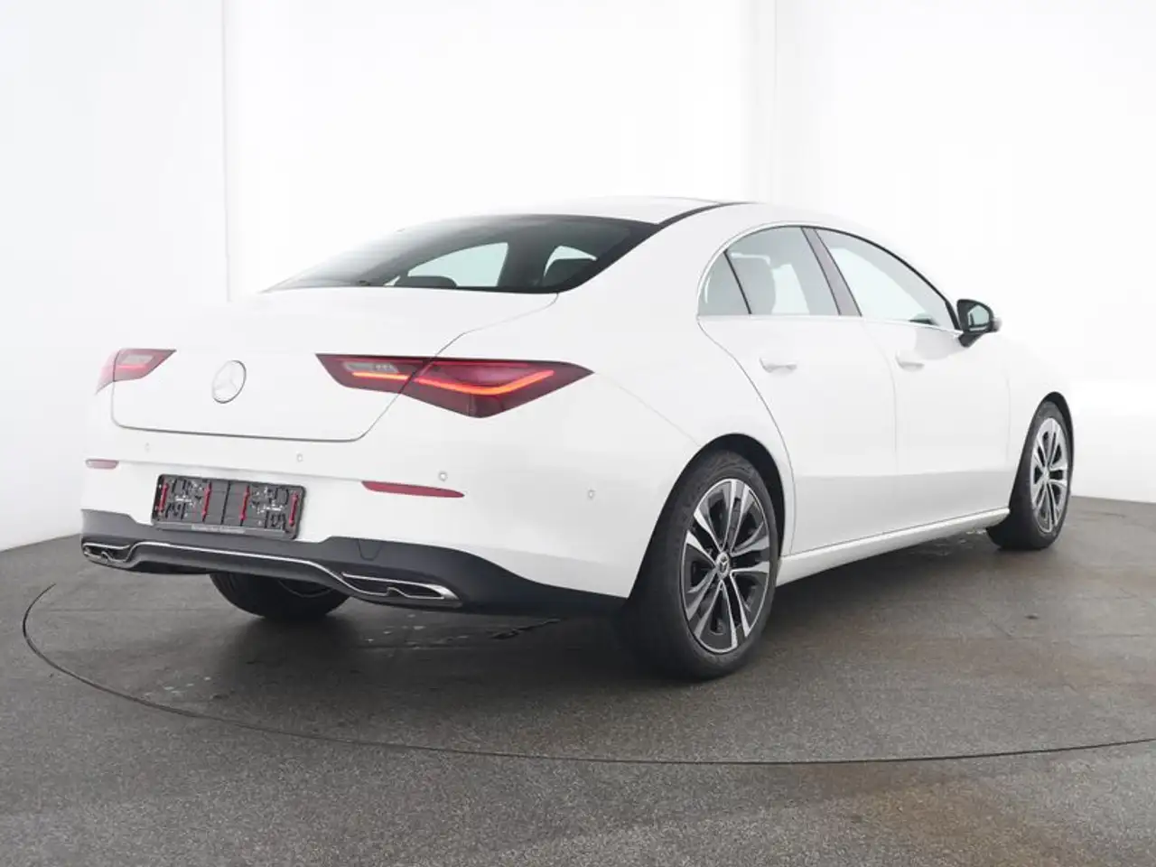 Mercedes-Benz CLA 180 2